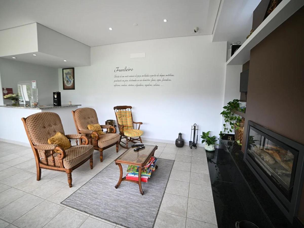 Funileiro, Apartamentos E Quartos アマレス エクステリア 写真