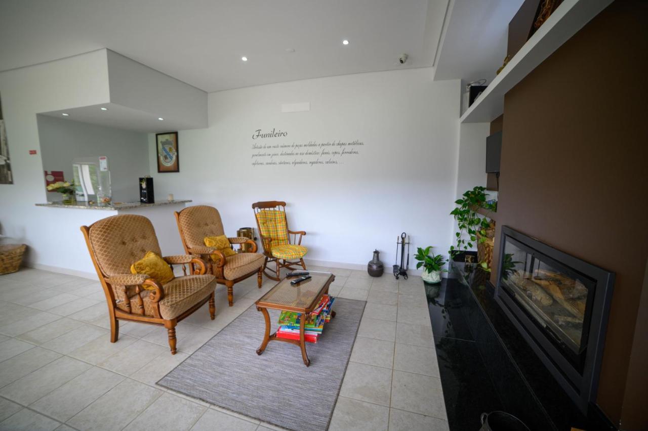 Funileiro, Apartamentos E Quartos アマレス エクステリア 写真