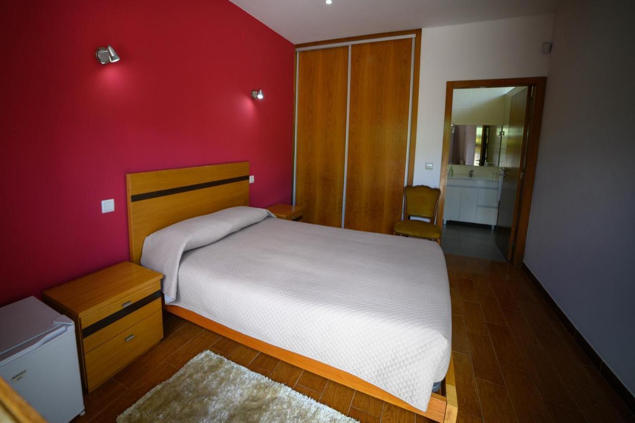 Funileiro, Apartamentos E Quartos アマレス エクステリア 写真