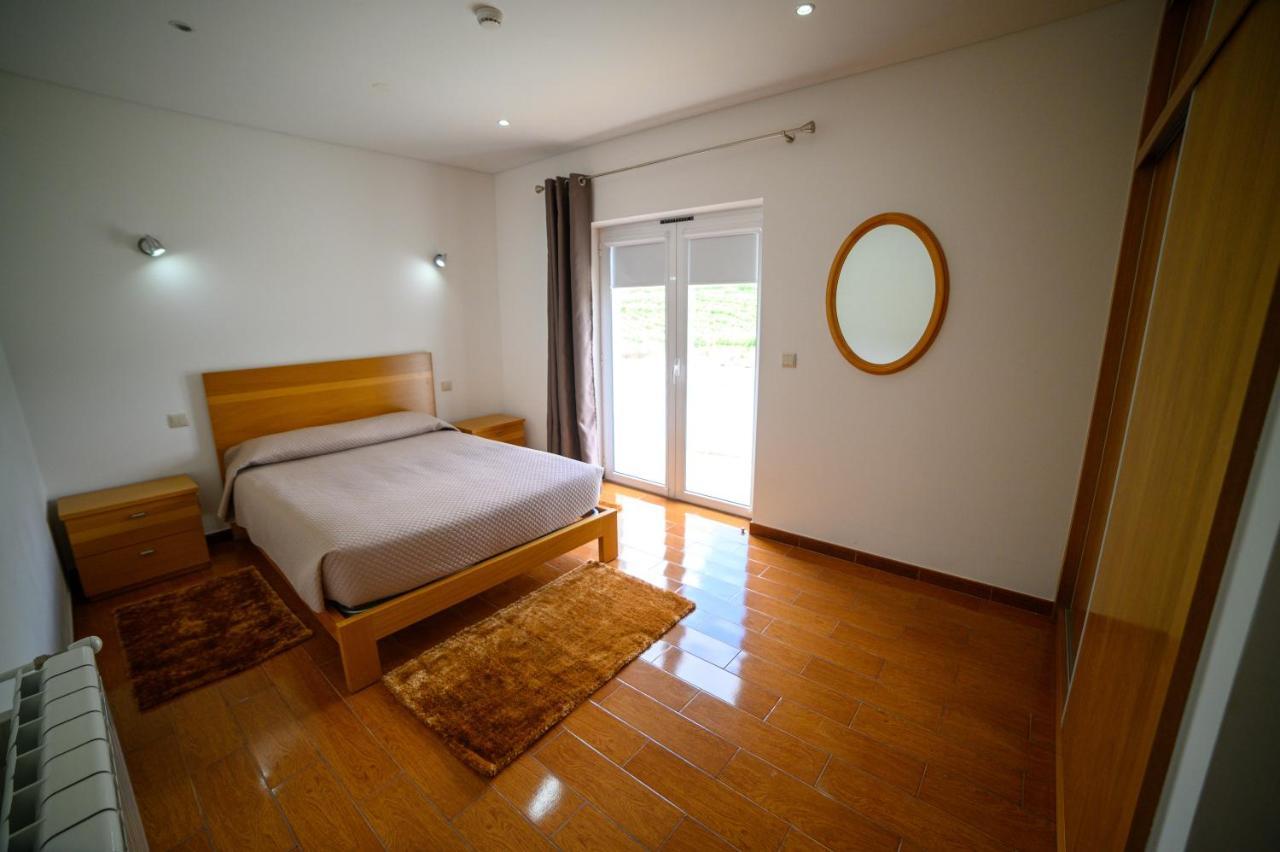 Funileiro, Apartamentos E Quartos アマレス エクステリア 写真