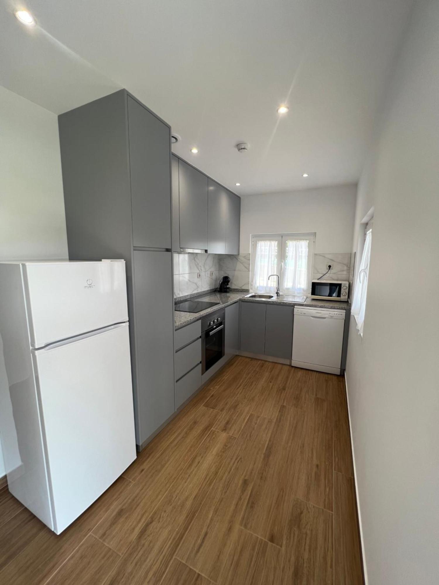 Funileiro, Apartamentos E Quartos アマレス エクステリア 写真